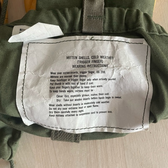 US Military Cold Weather Trigger Finger Mittens With Liners Size Medium - Picture 4 of 6